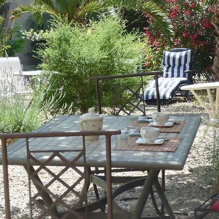 לינה וארוחת בוקר La Maison Des Palmiers 3*